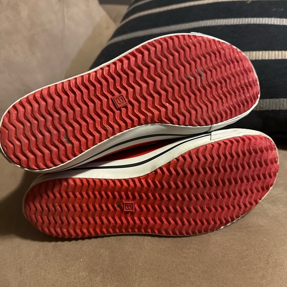 Dirty Laundry red rain boots. Size 8 - Picture 4 of 7